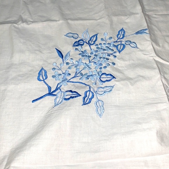 ☀️Weekend SALE☀️Home styling 🪻April Cornell Embroidered Tablecloth - Picture 6 of 6